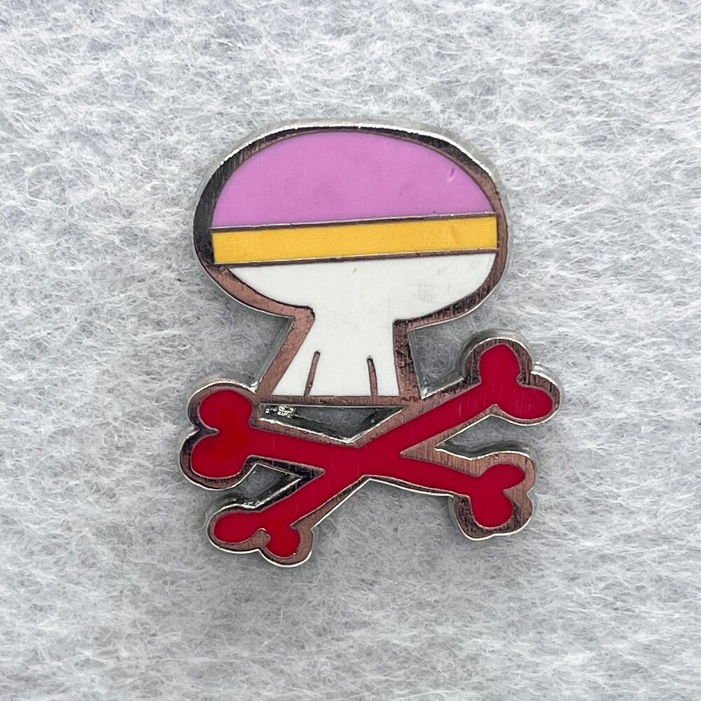 🔮 5/$25‎ Disney Sugar Skulls Daisy Duck Pin